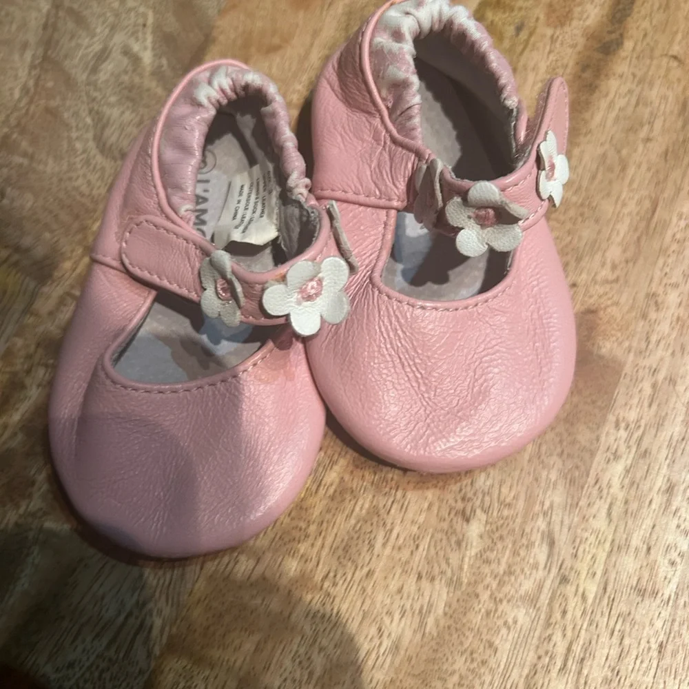 L'Amour Pink Baby Walker Shoes with Bow Detail - must bundle